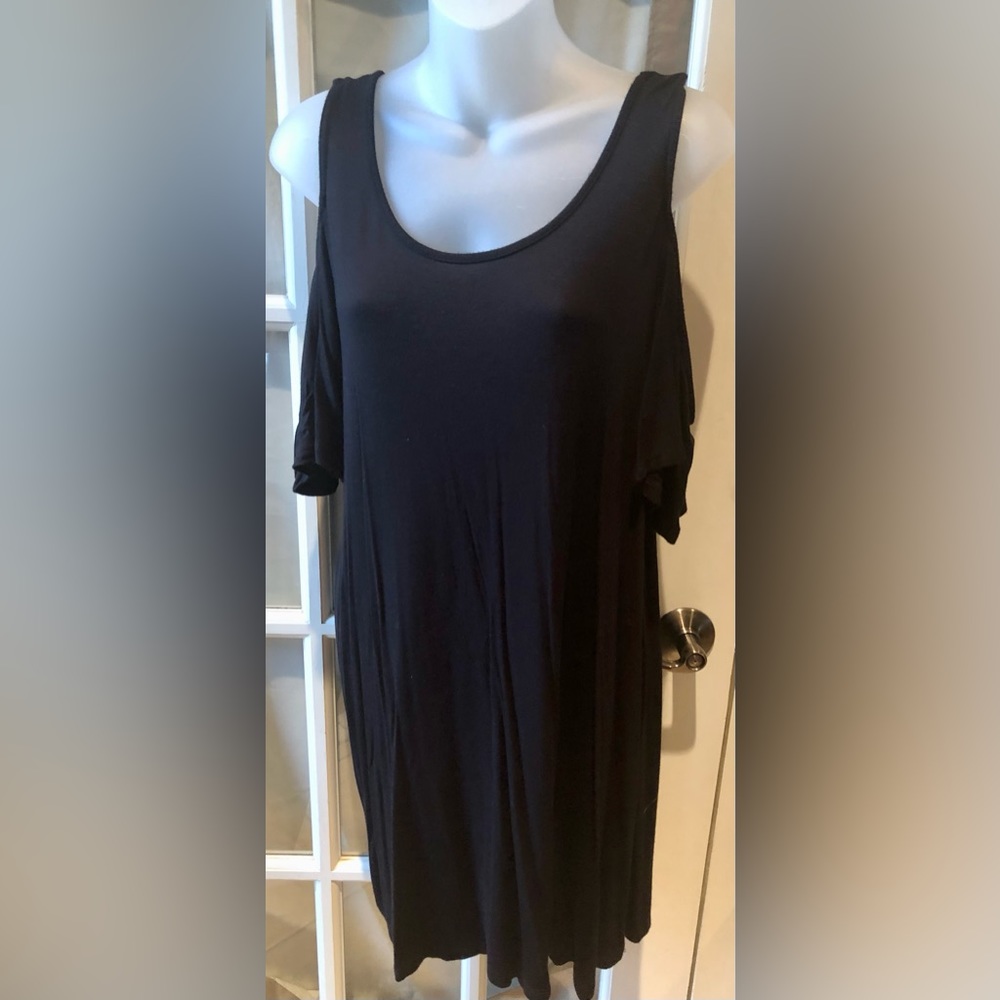 Rue 21 black short sleeve shoulder cut out knee length dress in size medium